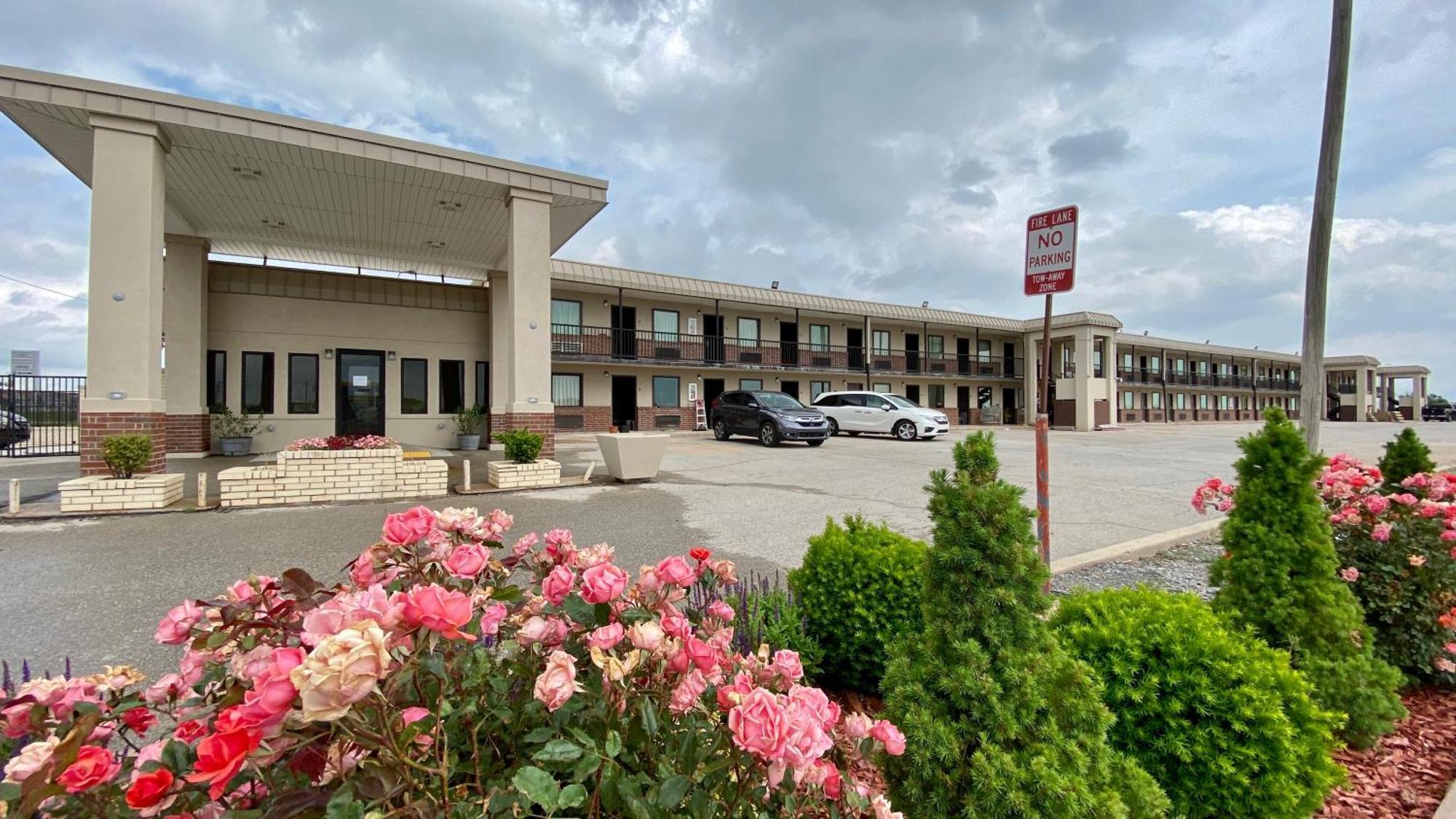 Hotel 81 El Reno מראה חיצוני תמונה