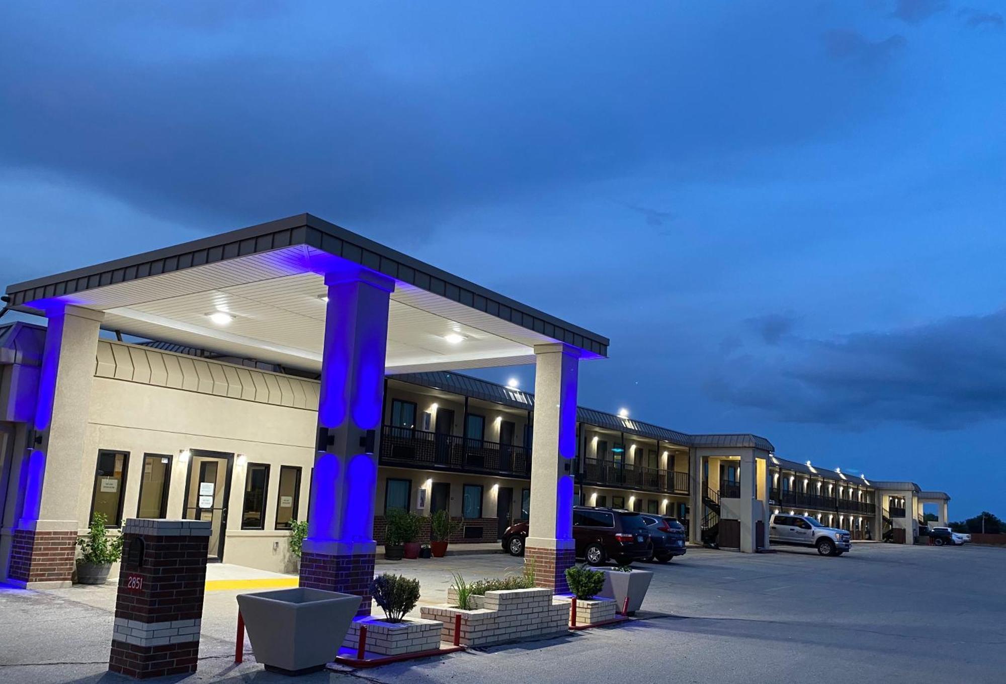 Hotel 81 El Reno מראה חיצוני תמונה